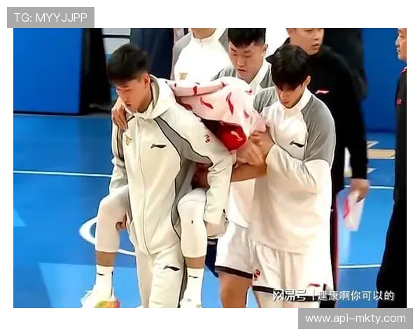 京粤大战周琦误伤徐杰，赛场意外引发伤病管理讨论